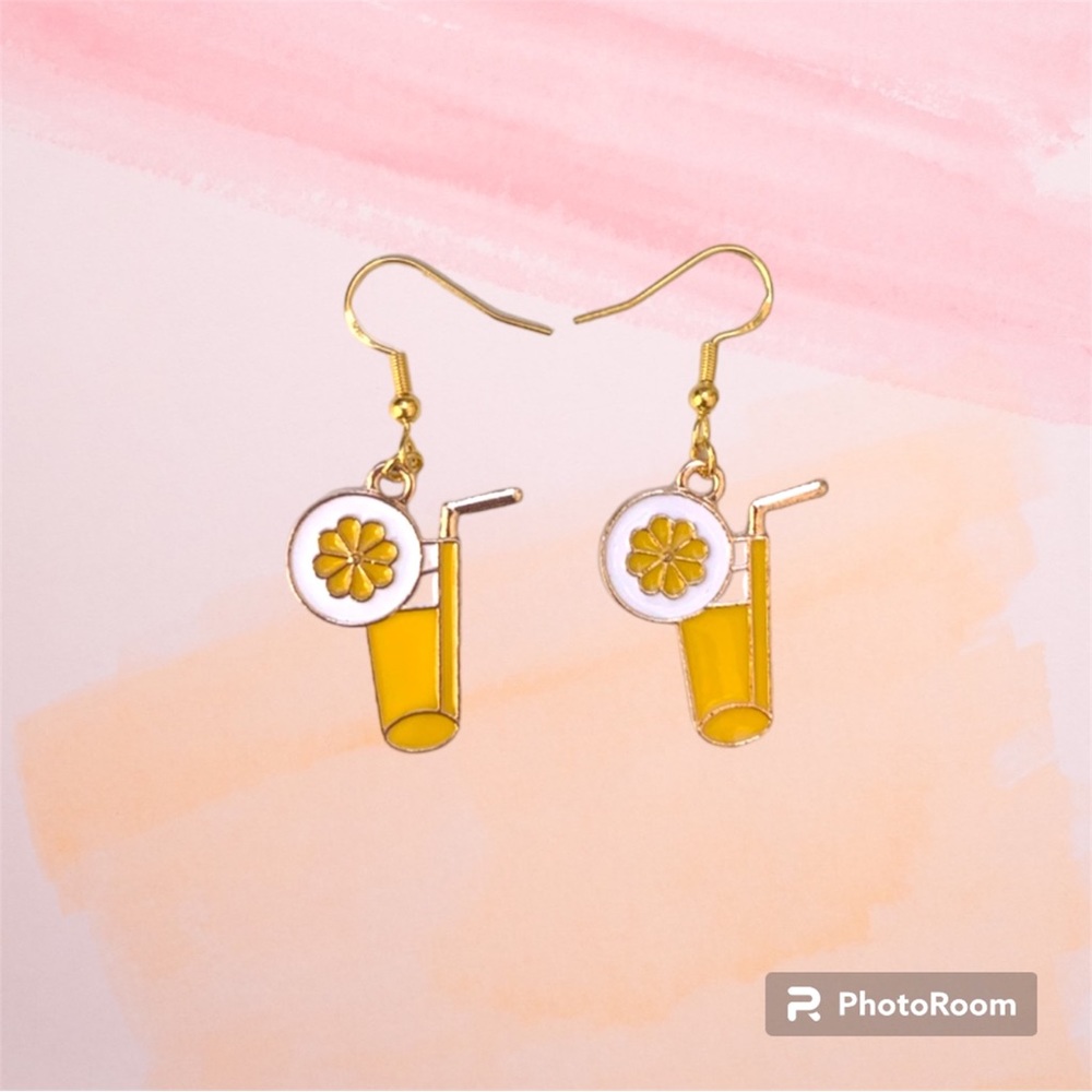 🌻2/13.00🌻 You’re the zest- Lemonade lemon earrings 🍋